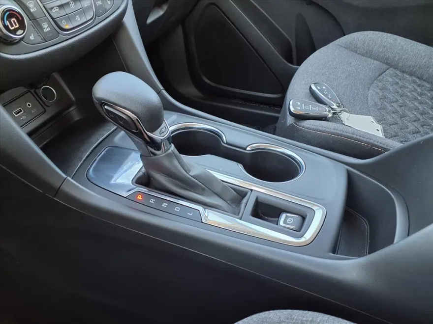 2022 Chevrolet Equinox LT photo 1
