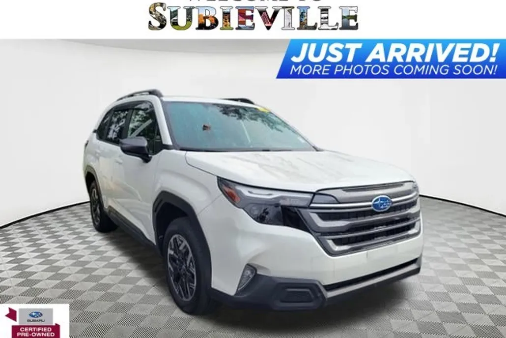 2025 Subaru Forester Premium Base photo 1