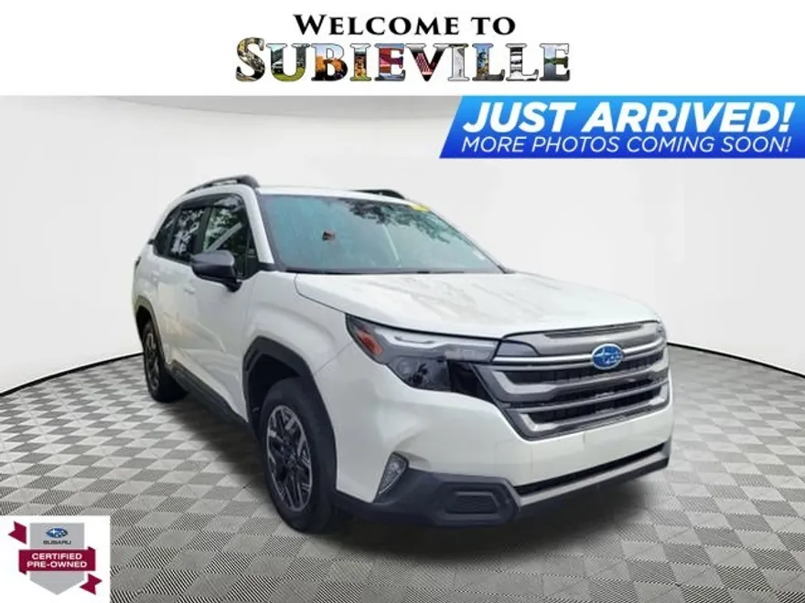 2025 Subaru Forester Premium Base photo 1
