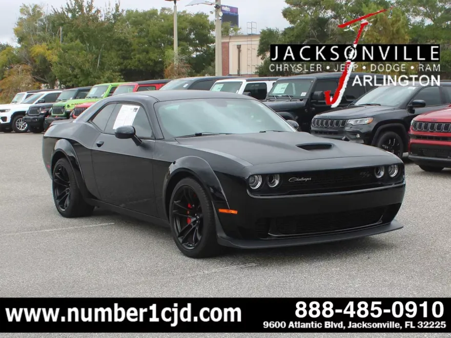 2022 Dodge Challenger R/T Scat Pack Widebody photo 1
