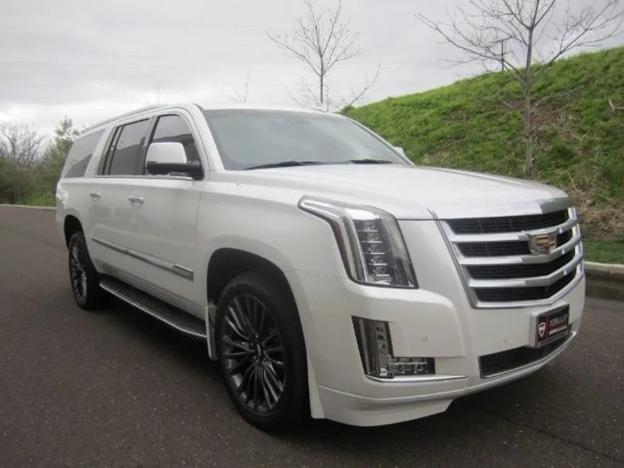2016 Cadillac Escalade ESV Premium photo 1