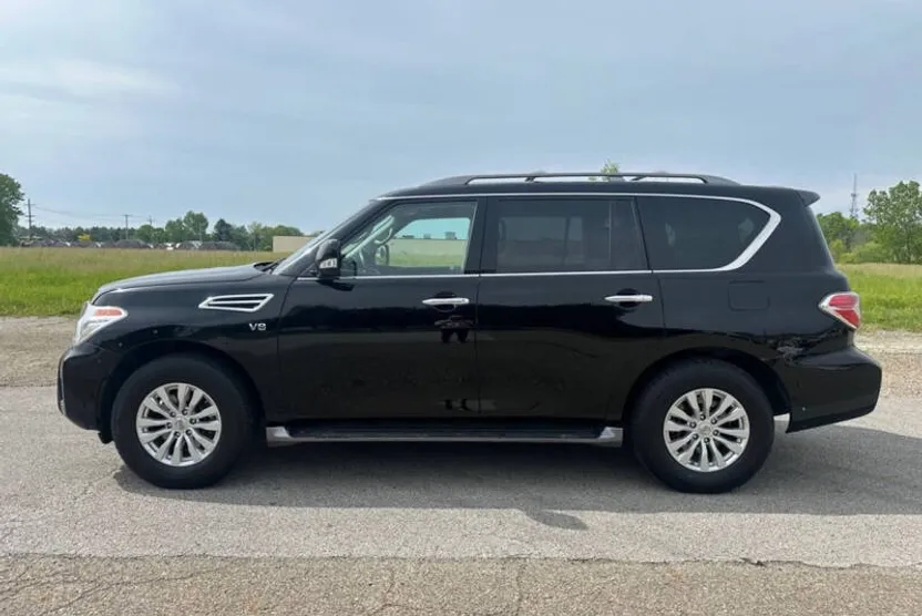 2018 Nissan Armada SV photo 1