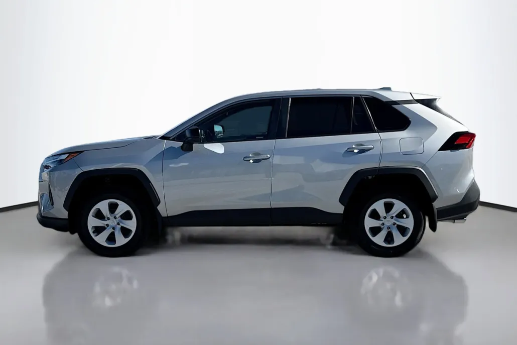 2025 Toyota RAV4 LE photo 1