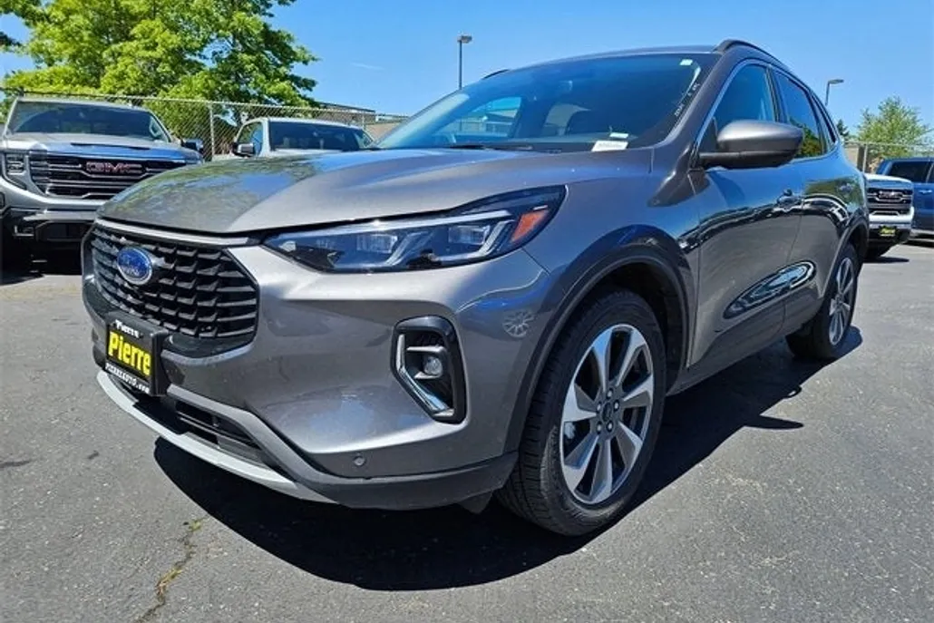 2023 Ford Escape Platinum photo 1