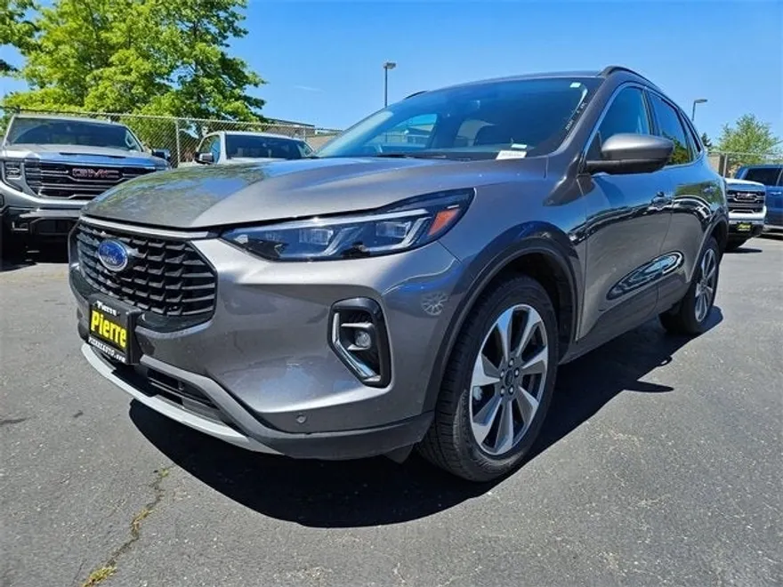 2023 Ford Escape Platinum photo 1