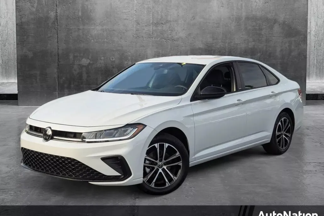 2025 Volkswagen Jetta Sport photo 1