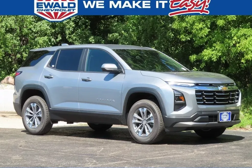 2026 Chevrolet Equinox LT photo 1