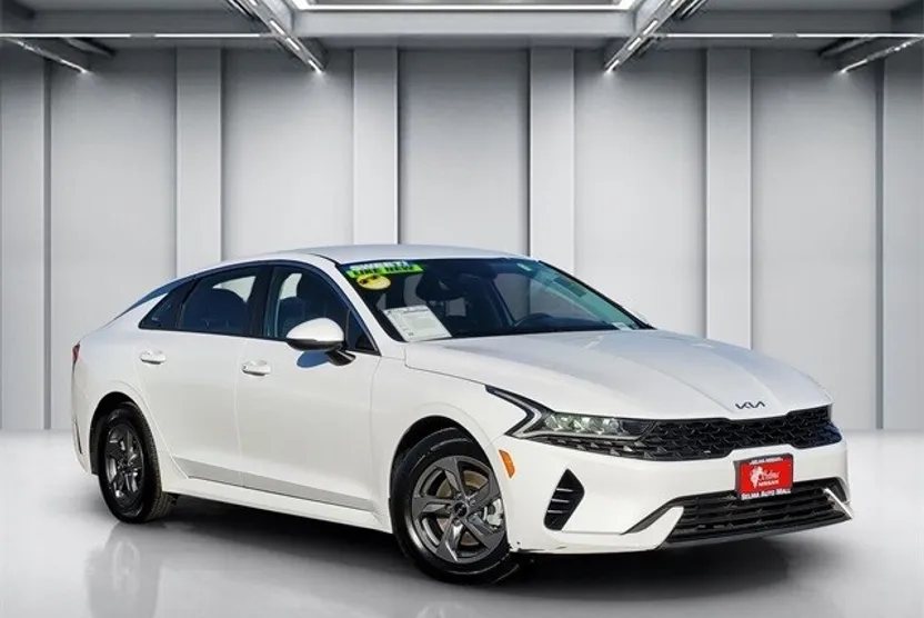 2023 Kia K5 LXS photo 1