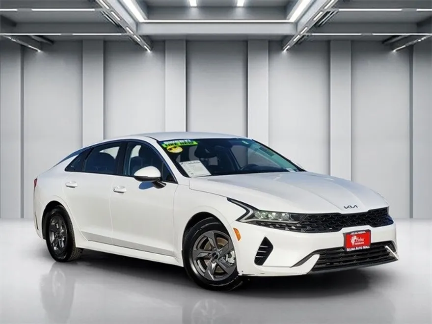 2023 Kia K5 LXS photo 1
