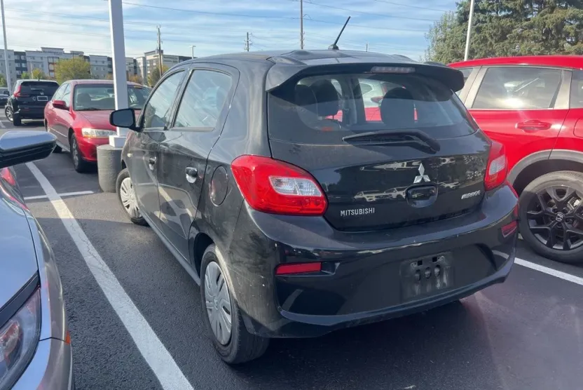 2017 Mitsubishi Mirage ES photo 1