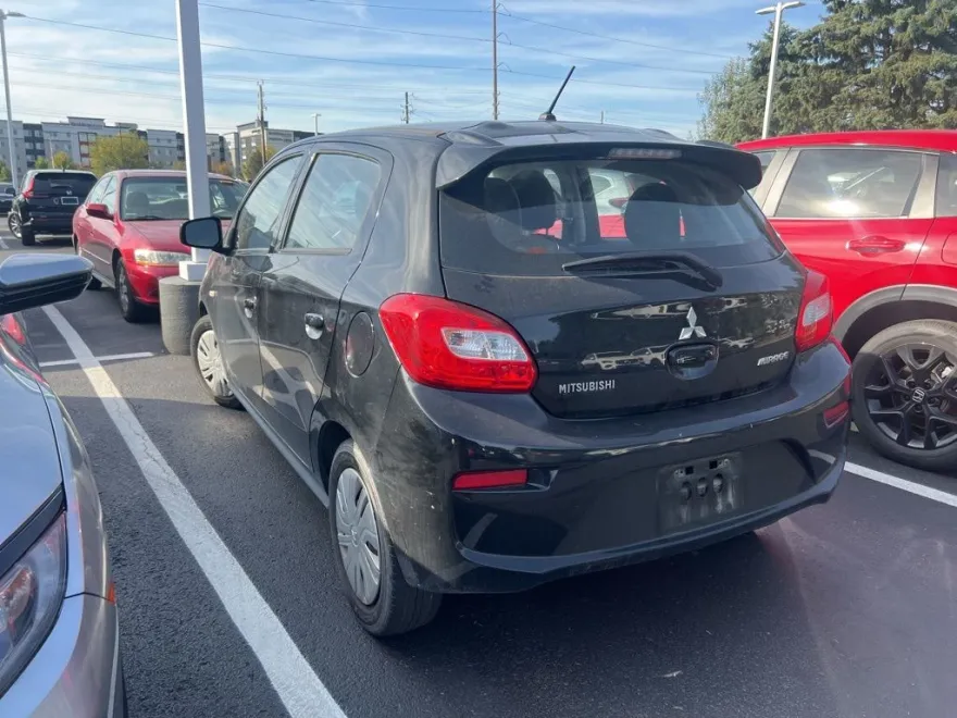 2017 Mitsubishi Mirage ES photo 1
