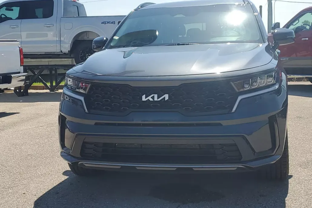 2023 Kia Sorento S photo 1