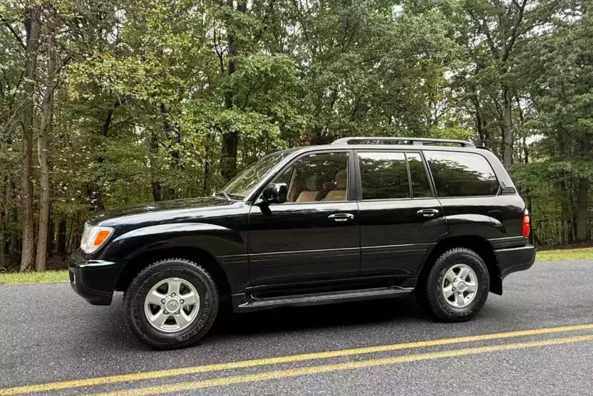 2000 Toyota Land Cruiser Base photo 1