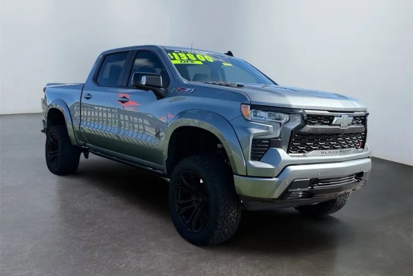 2025 Chevrolet Silverado 1500 RST photo 1