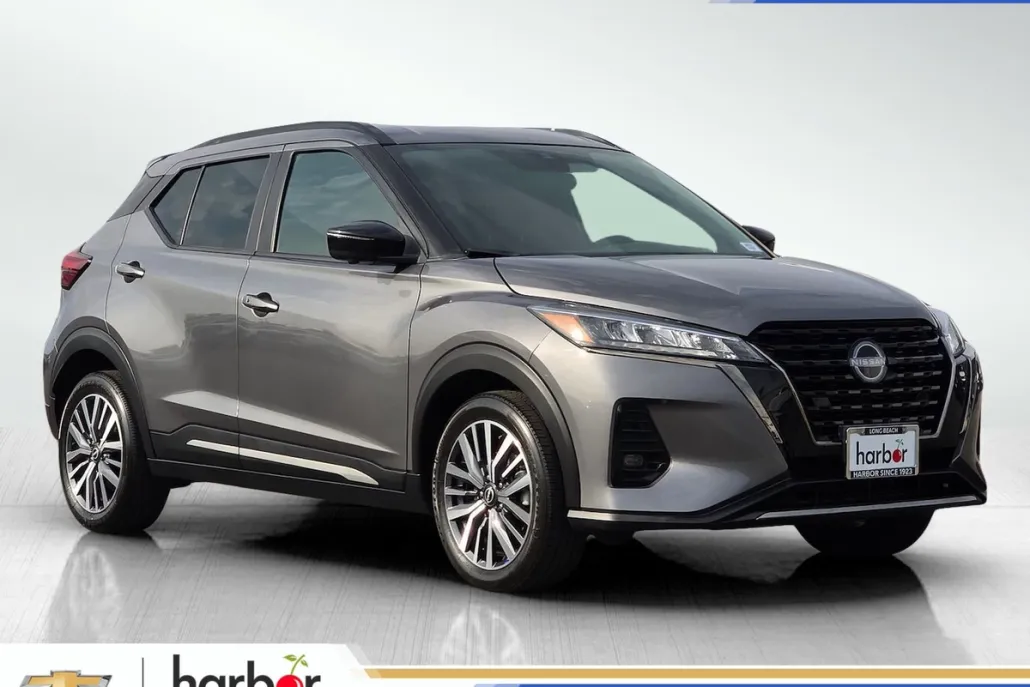 2024 Nissan Kicks SR photo 1