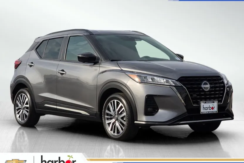 2024 Nissan Kicks SR photo 1