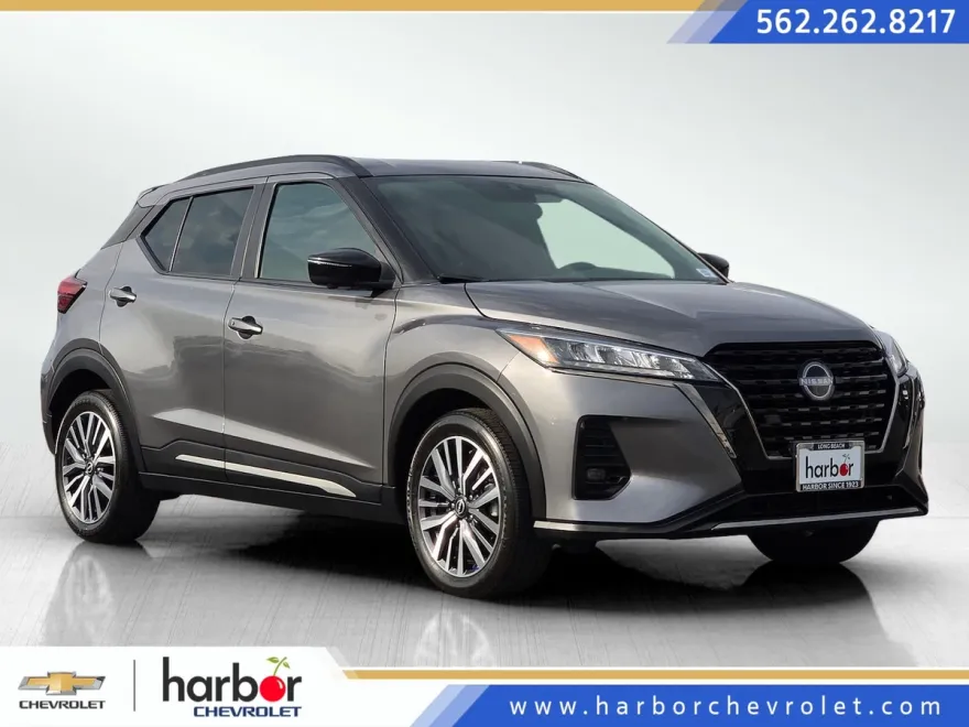2024 Nissan Kicks SR photo 1