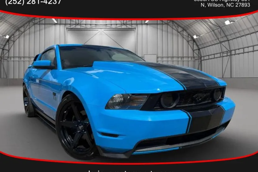 2010 Ford Mustang GT photo 1