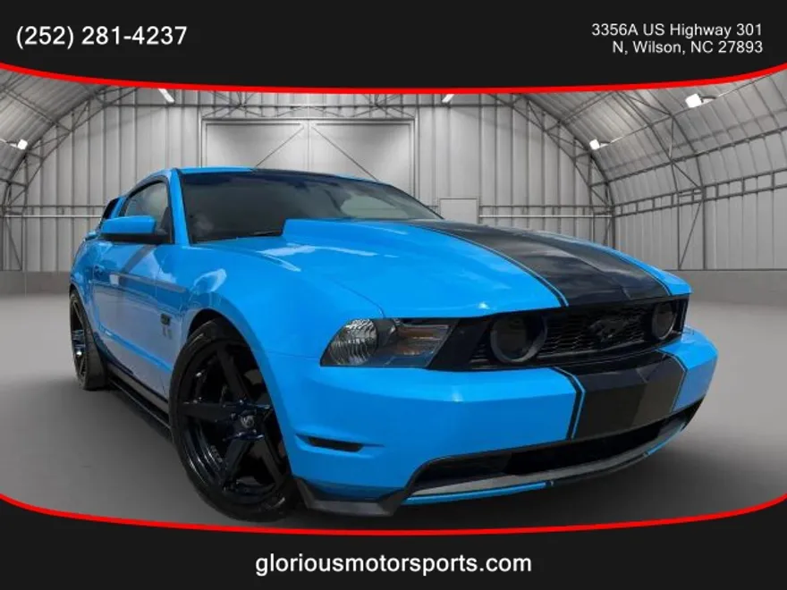 2010 Ford Mustang GT photo 1