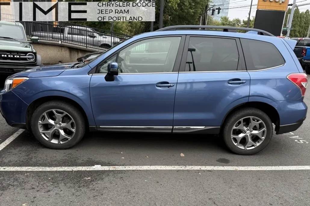 2016 Subaru Forester 2.5i Touring photo 1