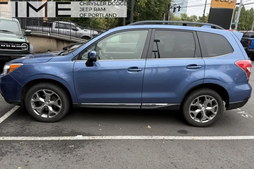 2016 Subaru Forester 2.5i Touring photo 1