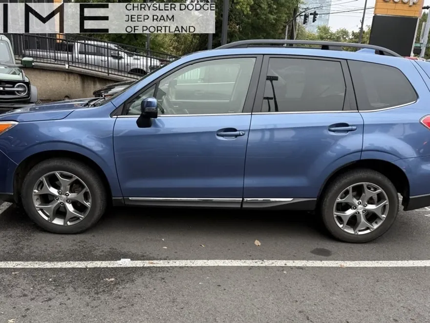 2016 Subaru Forester 2.5i Touring photo 1