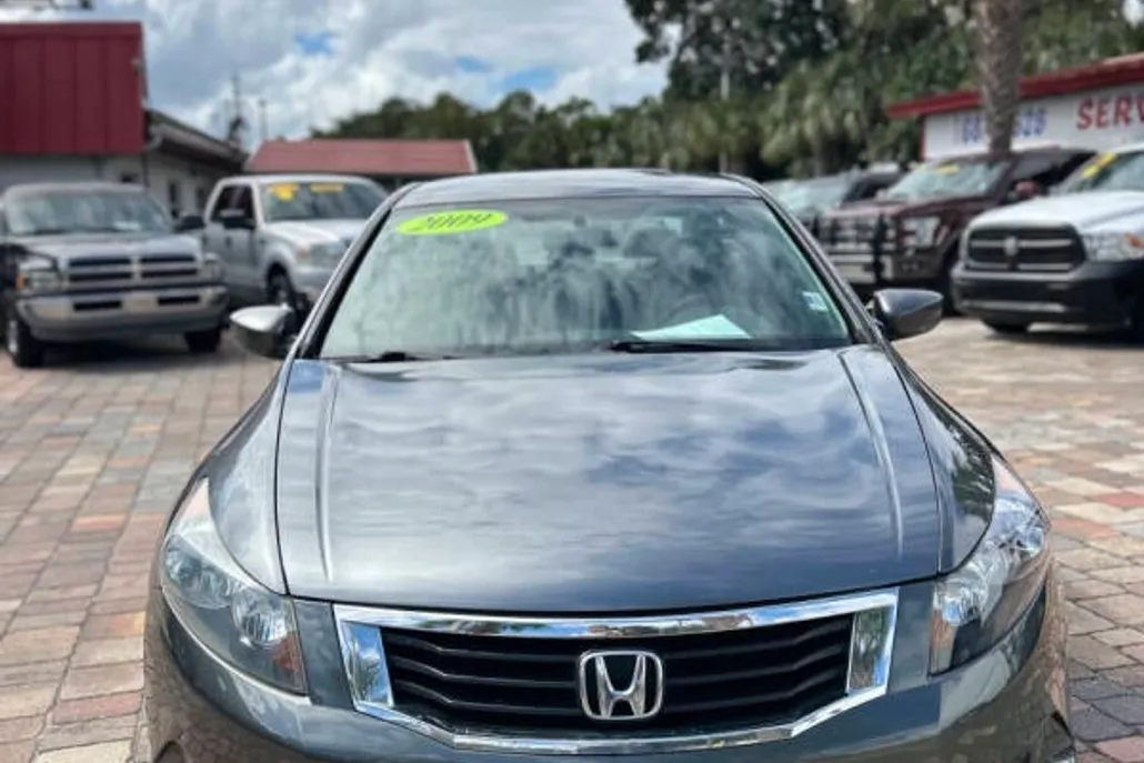 2009 Honda Accord LX-P photo 1