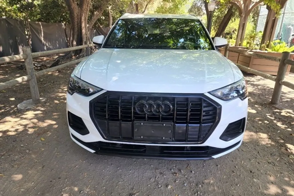 2021 Audi Q3 Premium photo 1