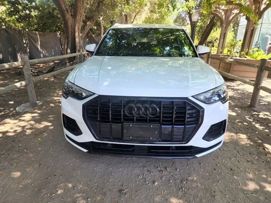2021 Audi Q3 Premium photo 1