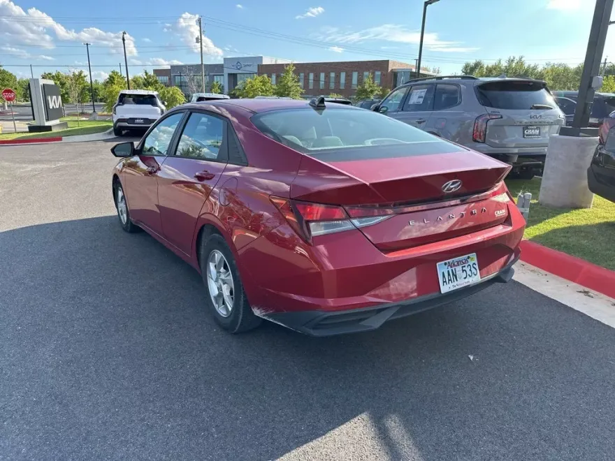 2021 Hyundai Elantra SE photo 1