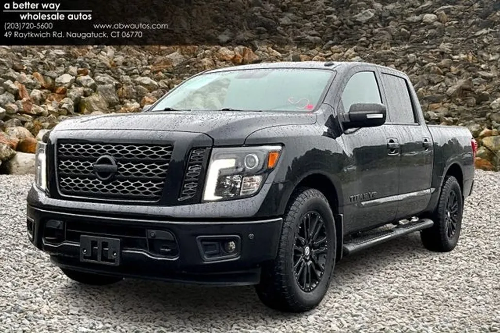 2019 Nissan Titan SV photo 1