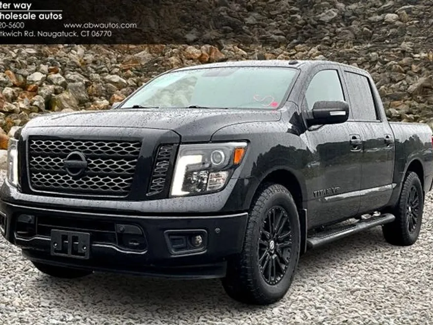2019 Nissan Titan SV photo 1
