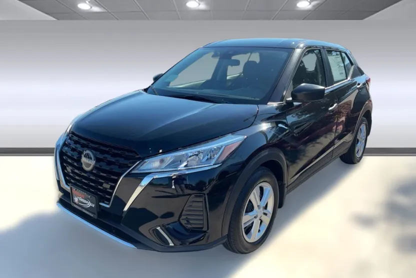 2025 Nissan Kicks Play S photo 1