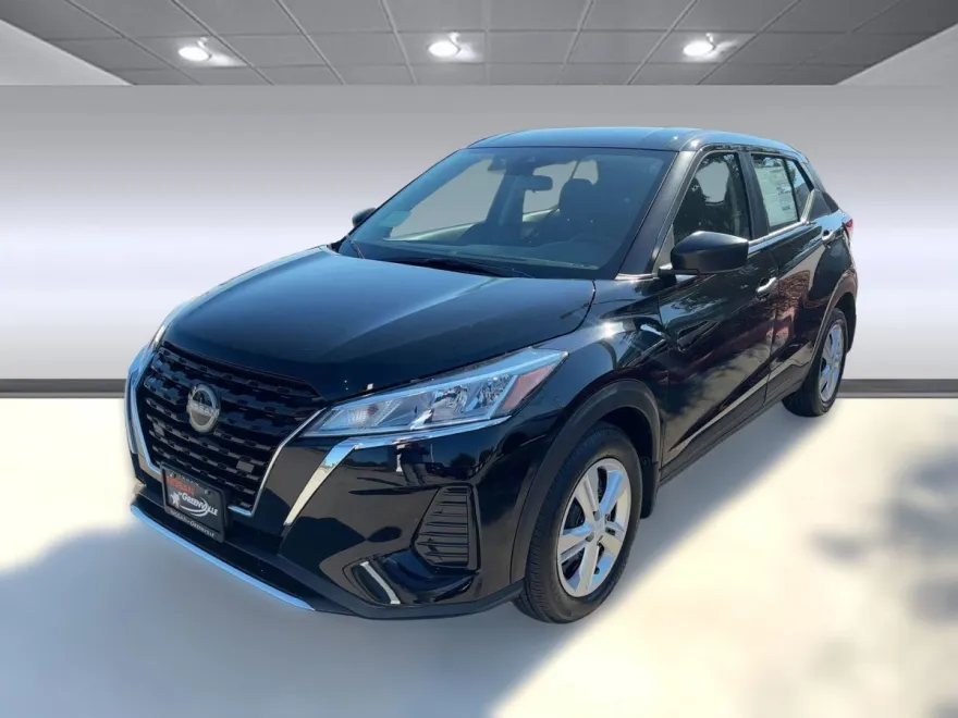 2025 Nissan Kicks Play S photo 1