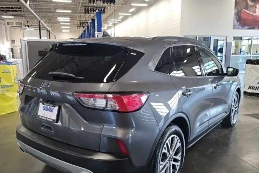 2022 Ford Escape SEL photo 1