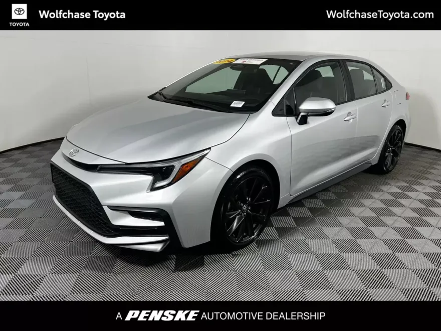 2024 Toyota Corolla SE photo 1