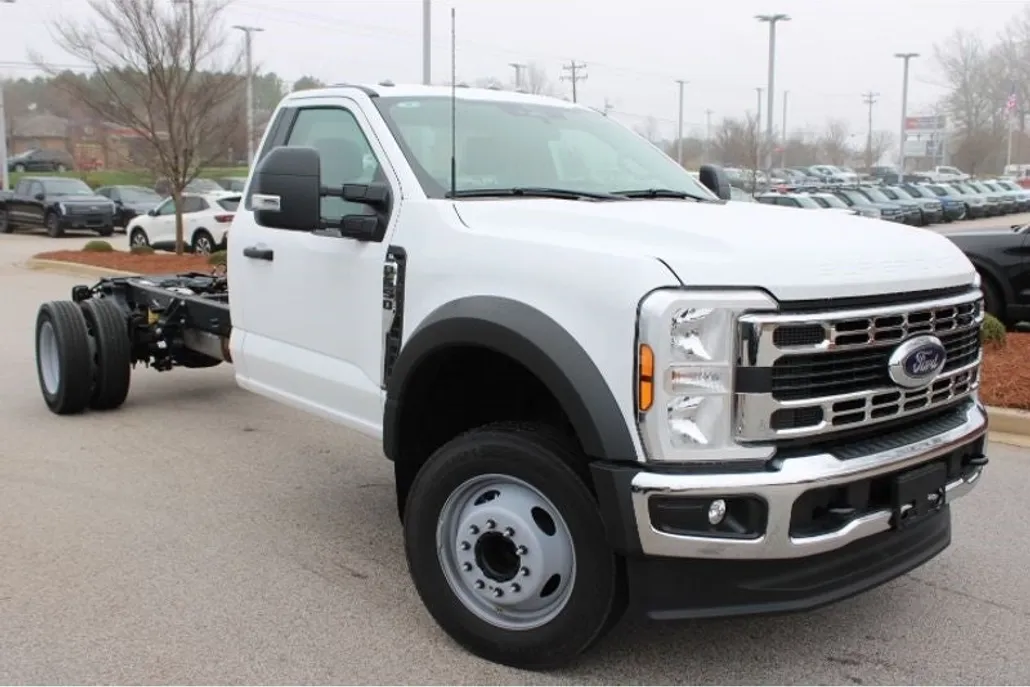 2024 Ford F-550 XL photo 1