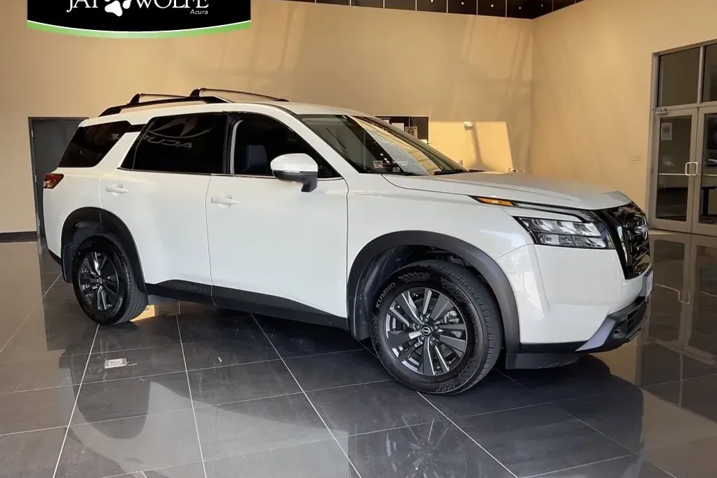 2023 Nissan Pathfinder SV photo 1