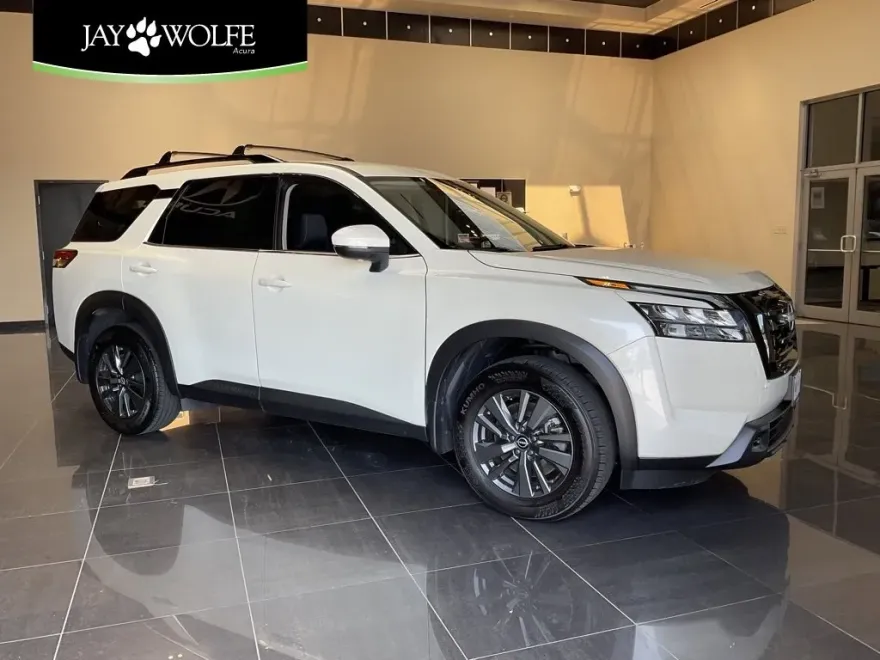 2023 Nissan Pathfinder SV photo 1