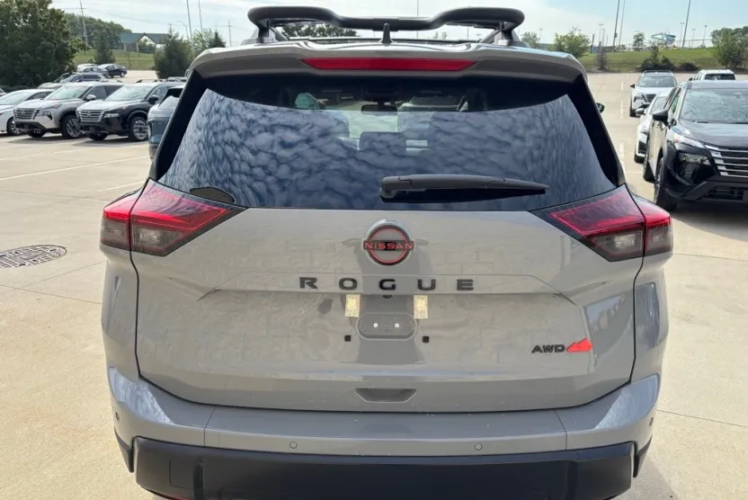 2026 Nissan Rogue SV photo 1
