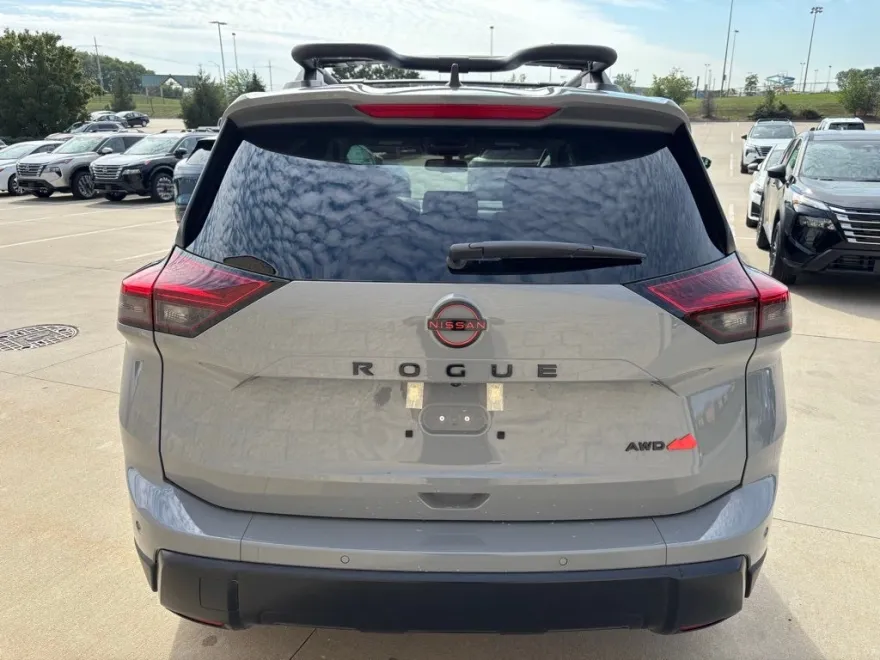 2026 Nissan Rogue SV photo 1