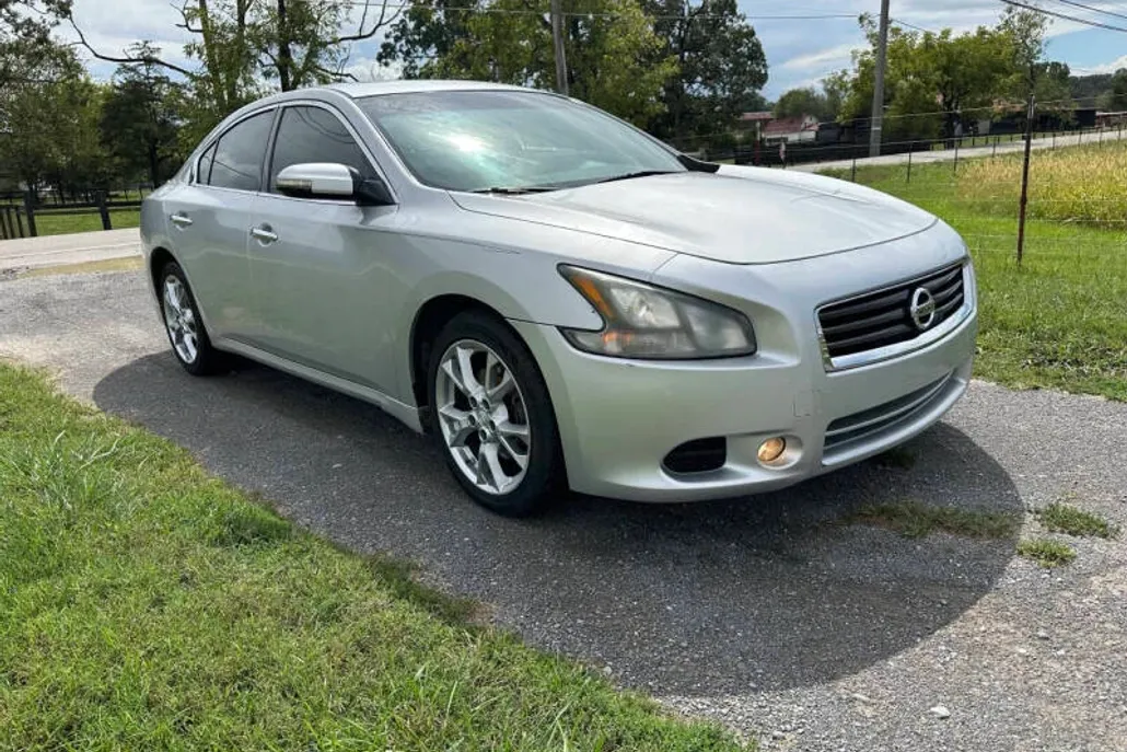 2012 Nissan Maxima S photo 1