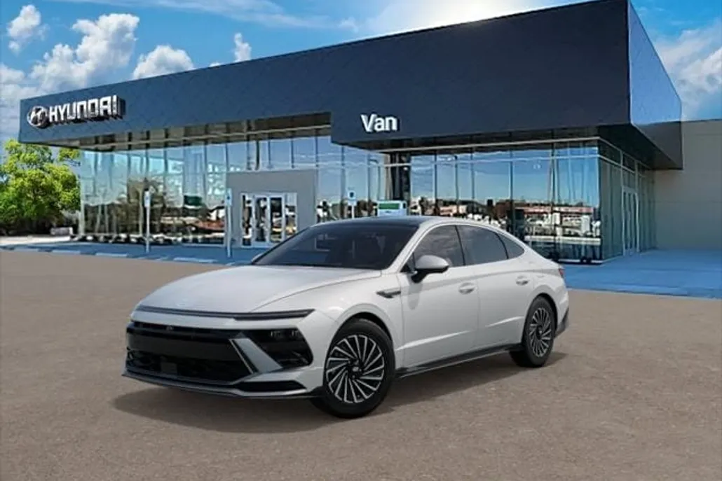 2025 Hyundai Sonata Hybrid Limited photo 1
