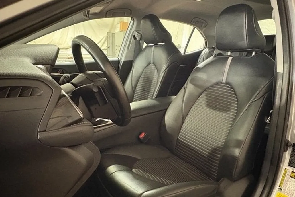 2024 Toyota Camry SE photo 1
