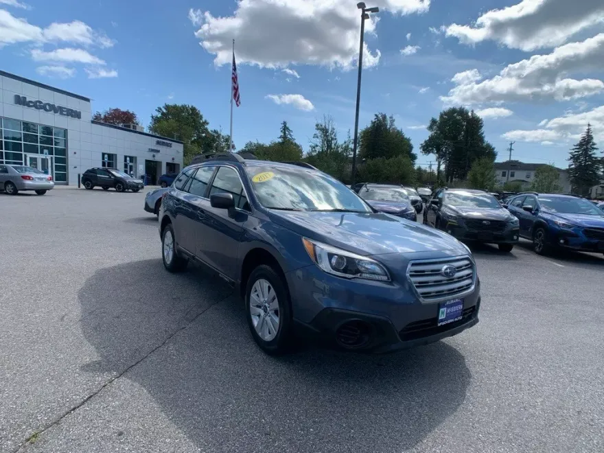 2017 Subaru Outback Base photo 1