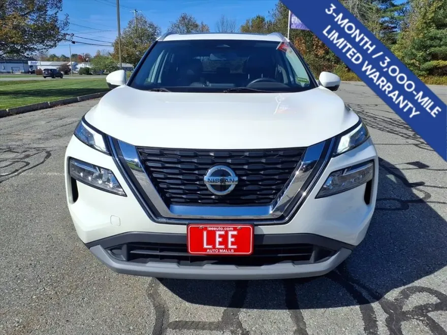 2021 Nissan Rogue SV photo 1