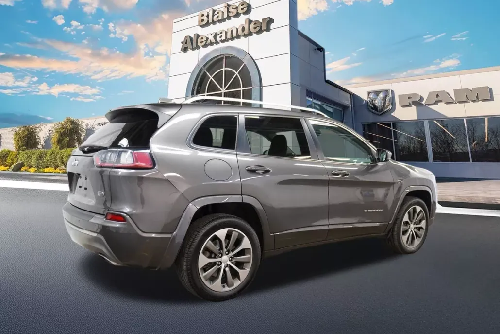 2019 Jeep Cherokee Overland photo 1