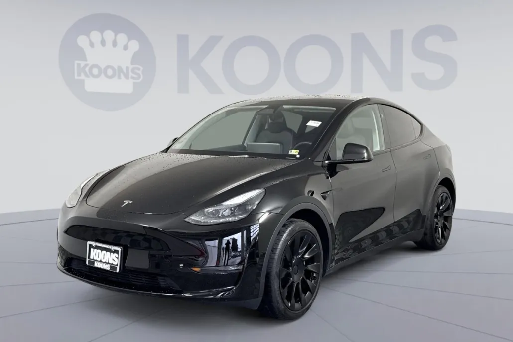 2024 Tesla Model Y Long Range photo 1