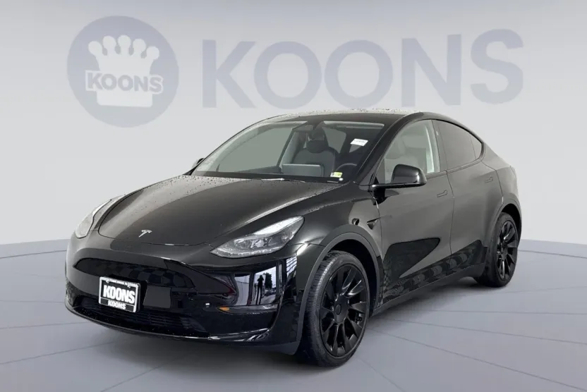 2024 Tesla Model Y Long Range photo 1