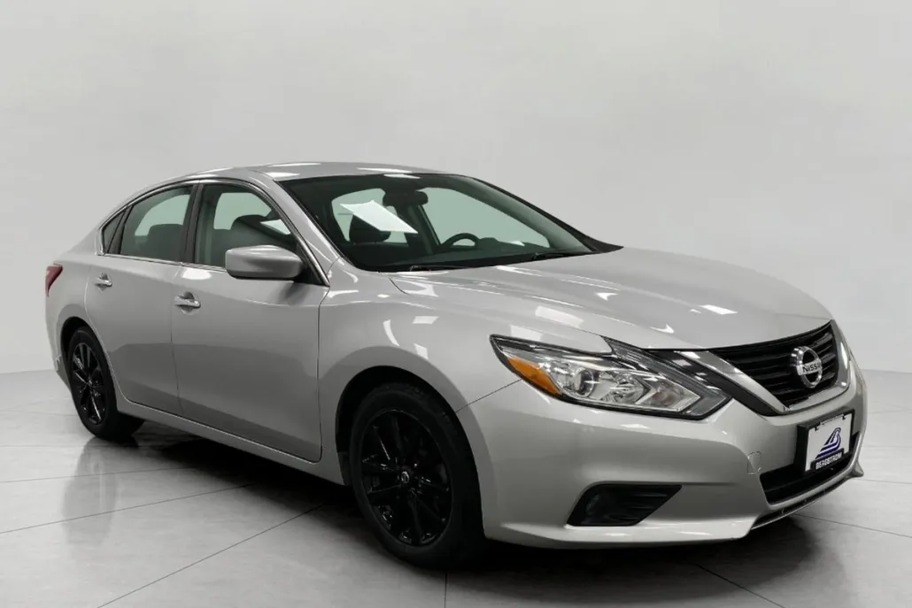 2018 Nissan Altima 2.5 SV photo 1
